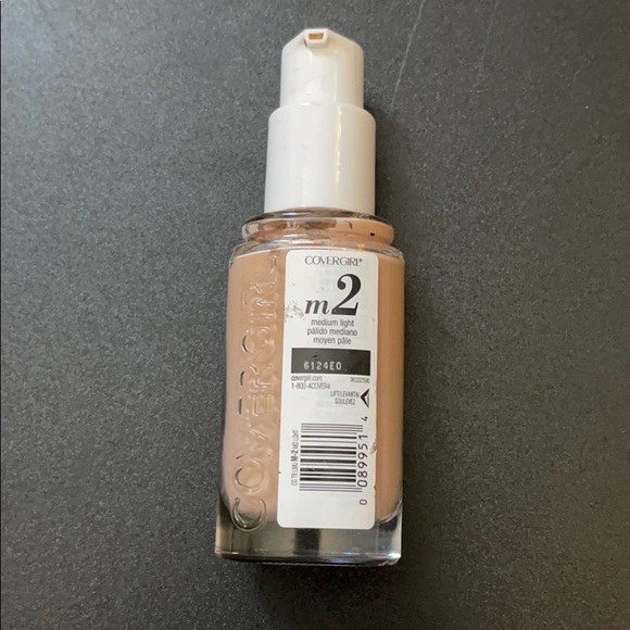 Covergirl tru blend Foundation - Picture 2 of 2